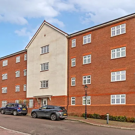 Stunning Two Bedroom-Free Parking-Central Location-Two Bathrooms-Close To Airport & Station Luton  Exterior foto