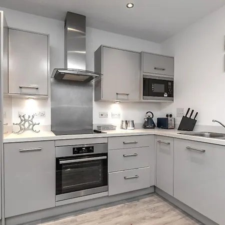 Stunning Two Bedroom-Free Parking-Central Location-Two Bathrooms-Close To Airport & Station Luton  Exterior foto